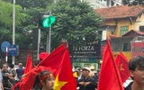 [ẢNH] Cuồng nhiệt cổ động viên Việt Nam trước giờ bóng lăn